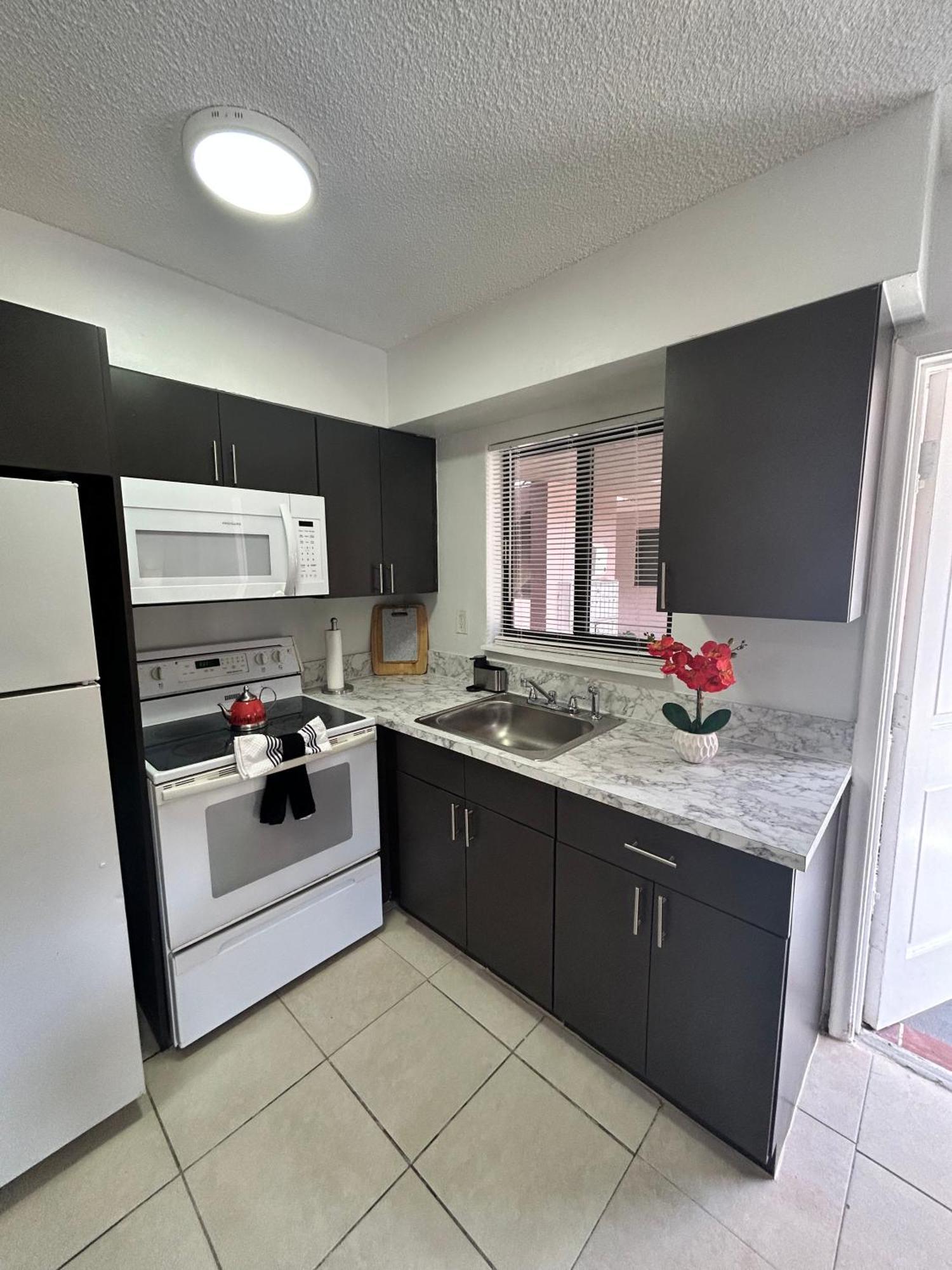 Apartment In Hollywood Close To Shops & Beach 110 Luaran gambar