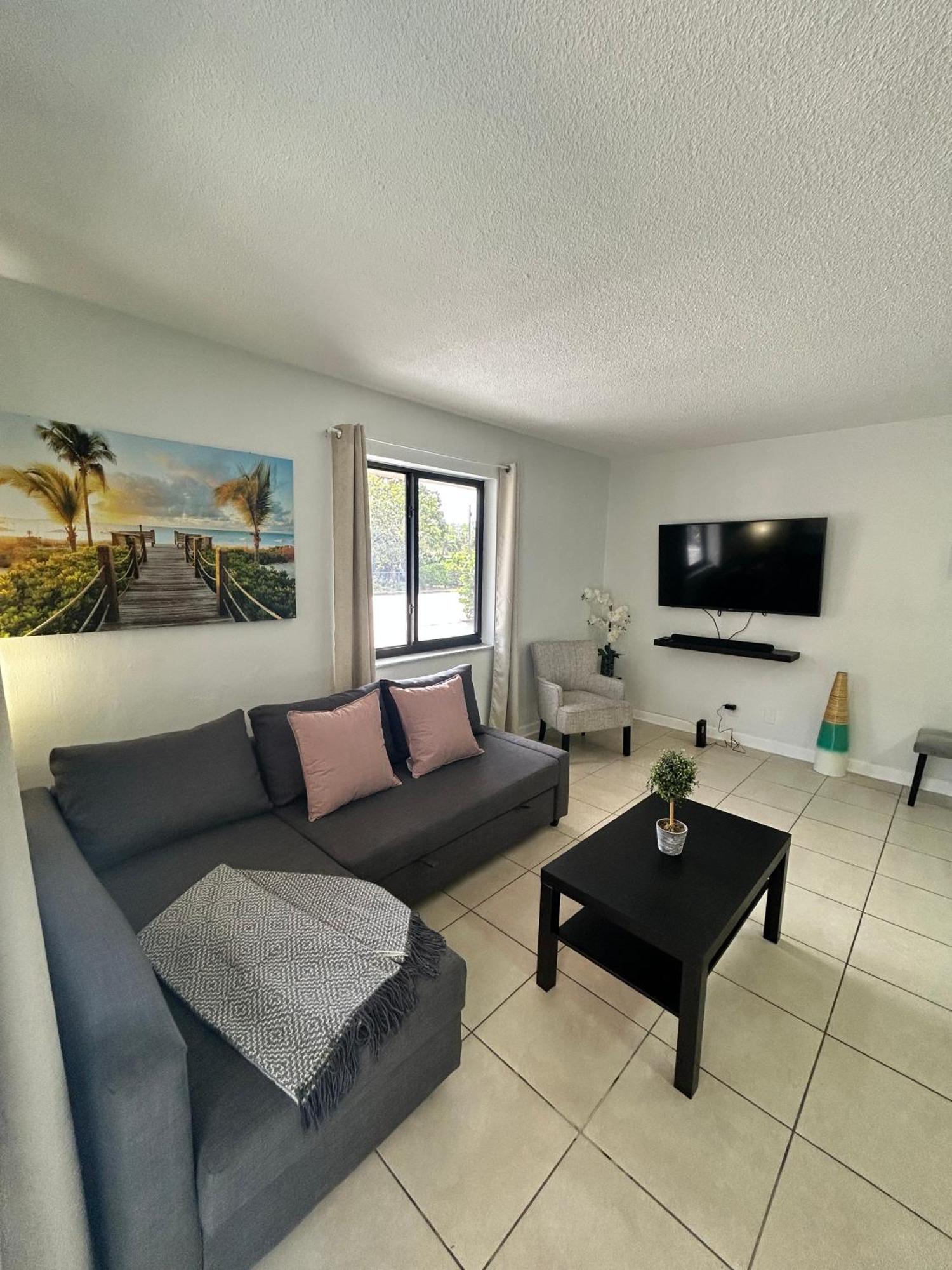 Apartment In Hollywood Close To Shops & Beach 110 Luaran gambar